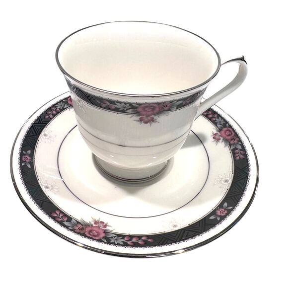 Noritake Etienne #7260 Fine Bone China Japan 5-Piece Place Setting-Excellent! - Picture 2 of 6